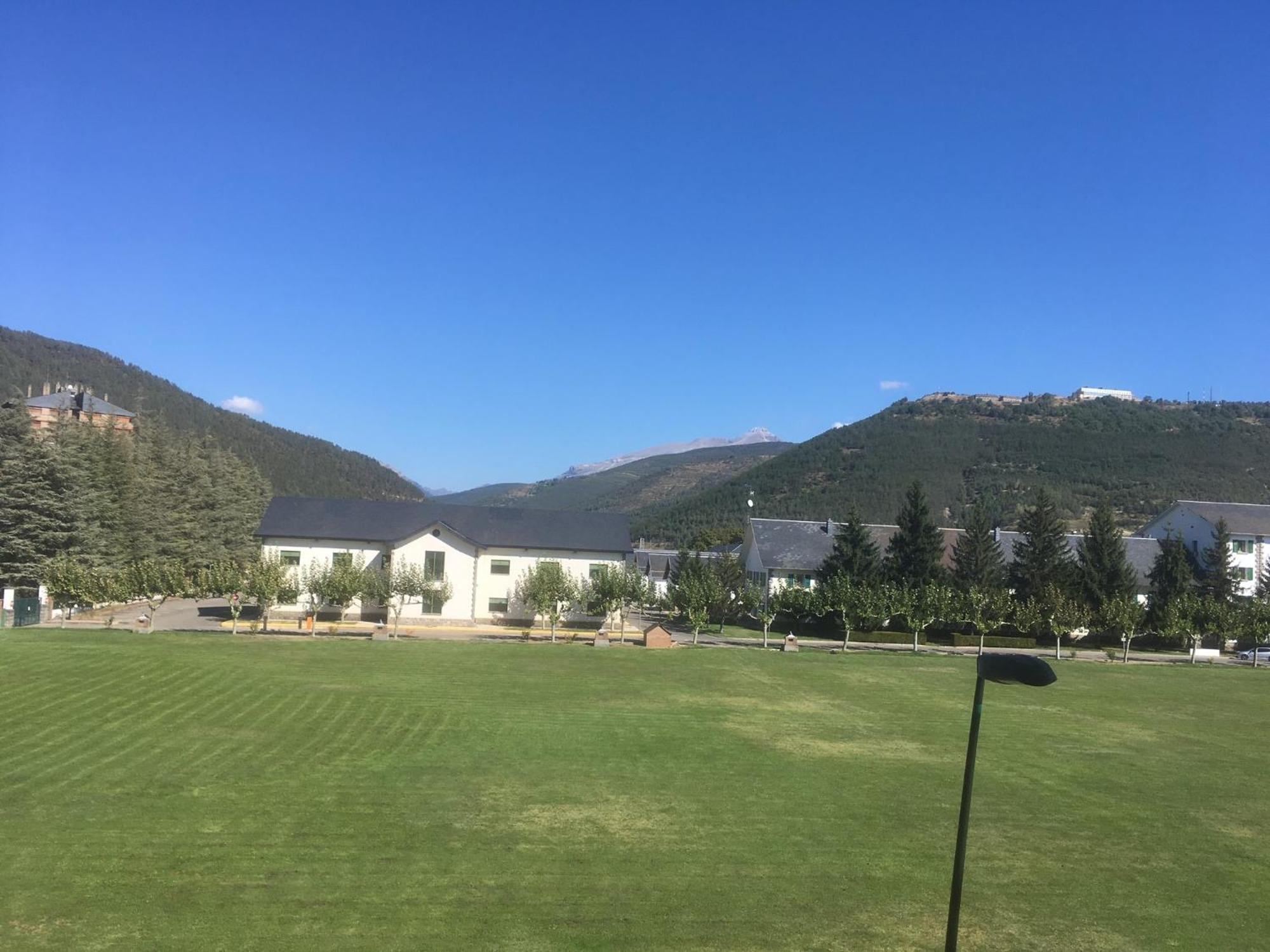 Apartamento Ventana al Pirineo Jaca Exterior foto
